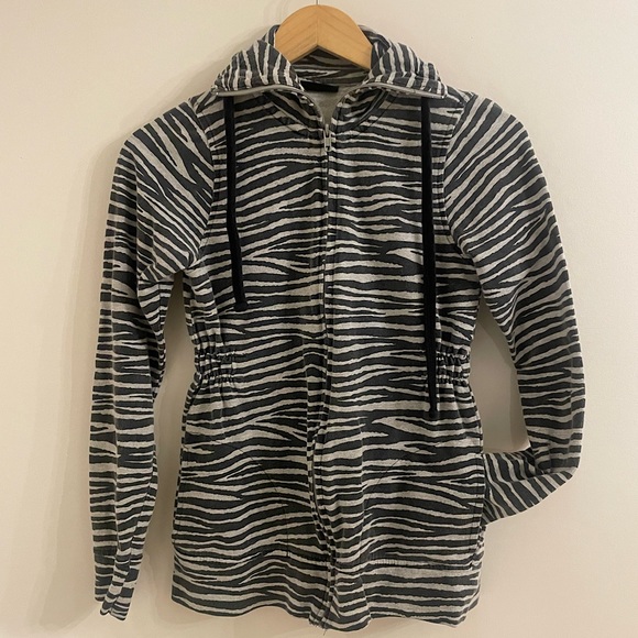 Leopard print zip up, girls size 12-14 - Picture 1 of 4